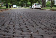Kenya tests cobblestones for feeder roads